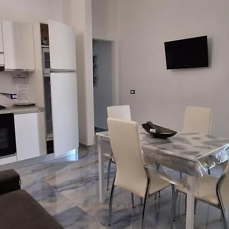 Ξενοδοχείο με διαμερίσματα Alg